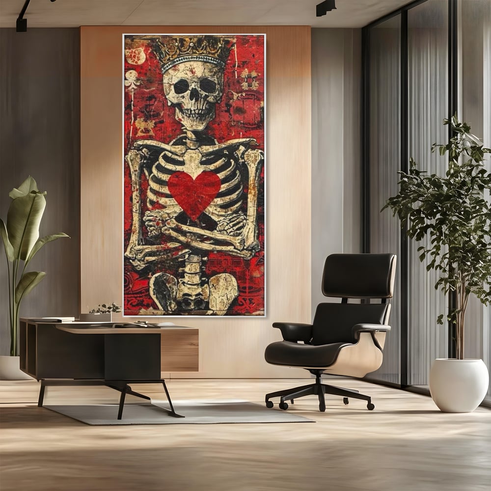 Tablou canvas cu tablou canvas cu schelet purtand coroana, in rama de aluminiu argintiu, pe perete intr-un birou
